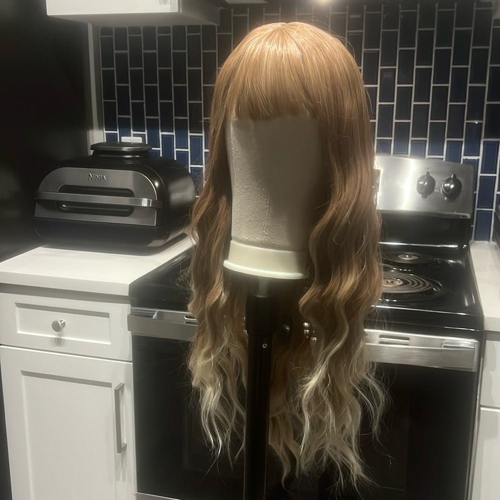 A true strawberry 🍓 blonde wig